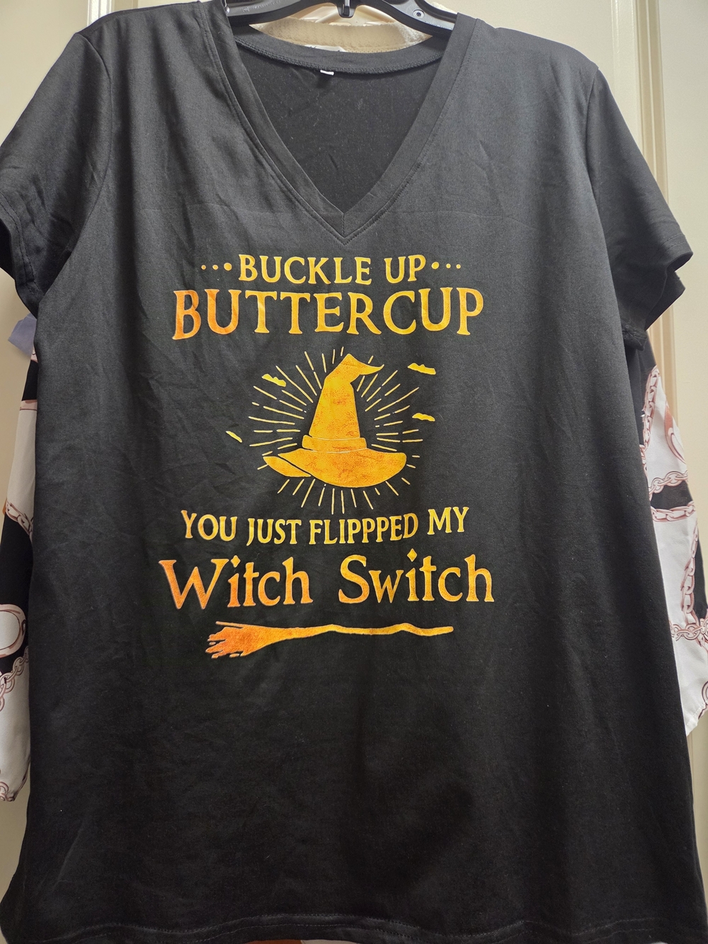🍍V-Neck Halloween Tshirt